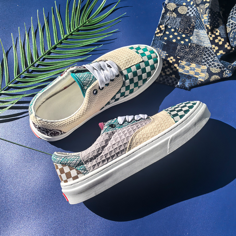 Versatile and Trendy Spliced Canvas Low-top Shoes, Light Luxury Vintage Style, Fashionable for Couples, Comfortable and Lightweight, Wear-resistant and Anti-slip, with a Simple and Stylish Design. Suitable for Students, Casual Skate Shoes, Unisex - Image 2