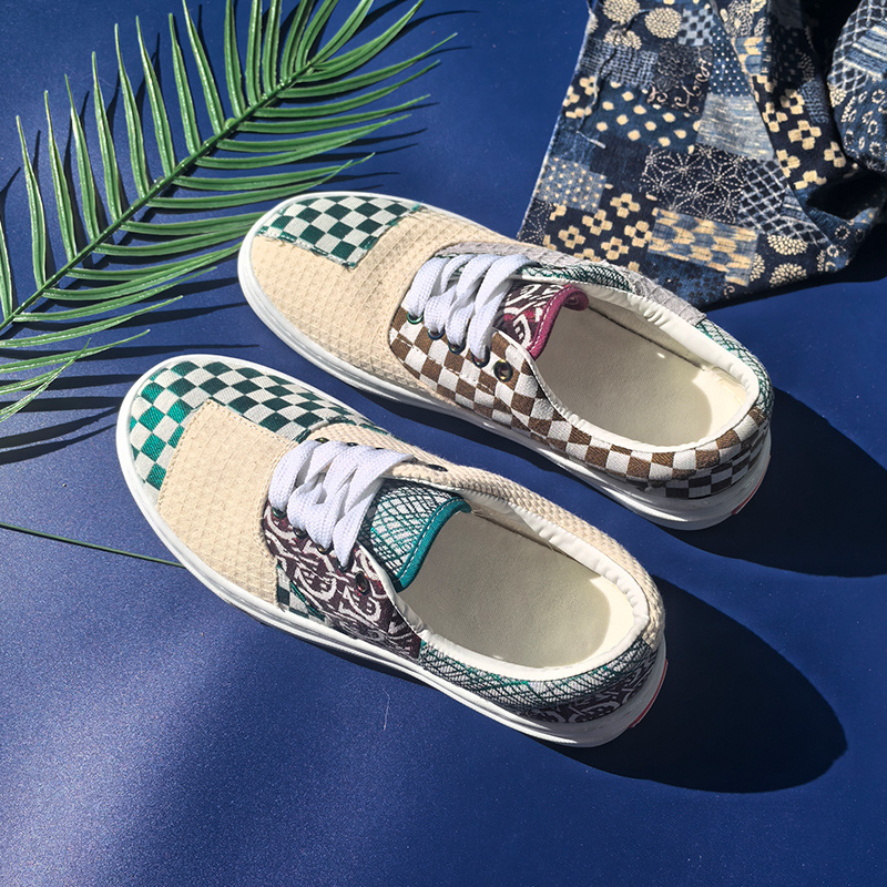 Versatile and Trendy Spliced Canvas Low-top Shoes, Light Luxury Vintage Style, Fashionable for Couples, Comfortable and Lightweight, Wear-resistant and Anti-slip, with a Simple and Stylish Design. Suitable for Students, Casual Skate Shoes, Unisex - Image 3