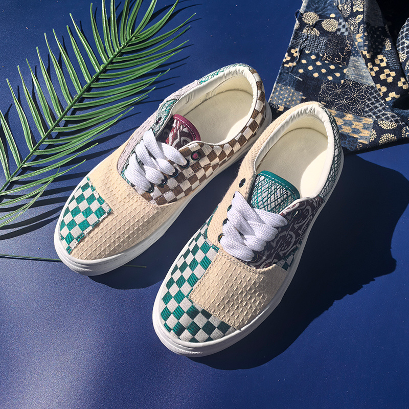 Versatile and Trendy Spliced Canvas Low-top Shoes, Light Luxury Vintage Style, Fashionable for Couples, Comfortable and Lightweight, Wear-resistant and Anti-slip, with a Simple and Stylish Design. Suitable for Students, Casual Skate Shoes, Unisex - Image 4